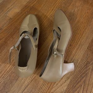 1/2” character shoes nude size 9.5